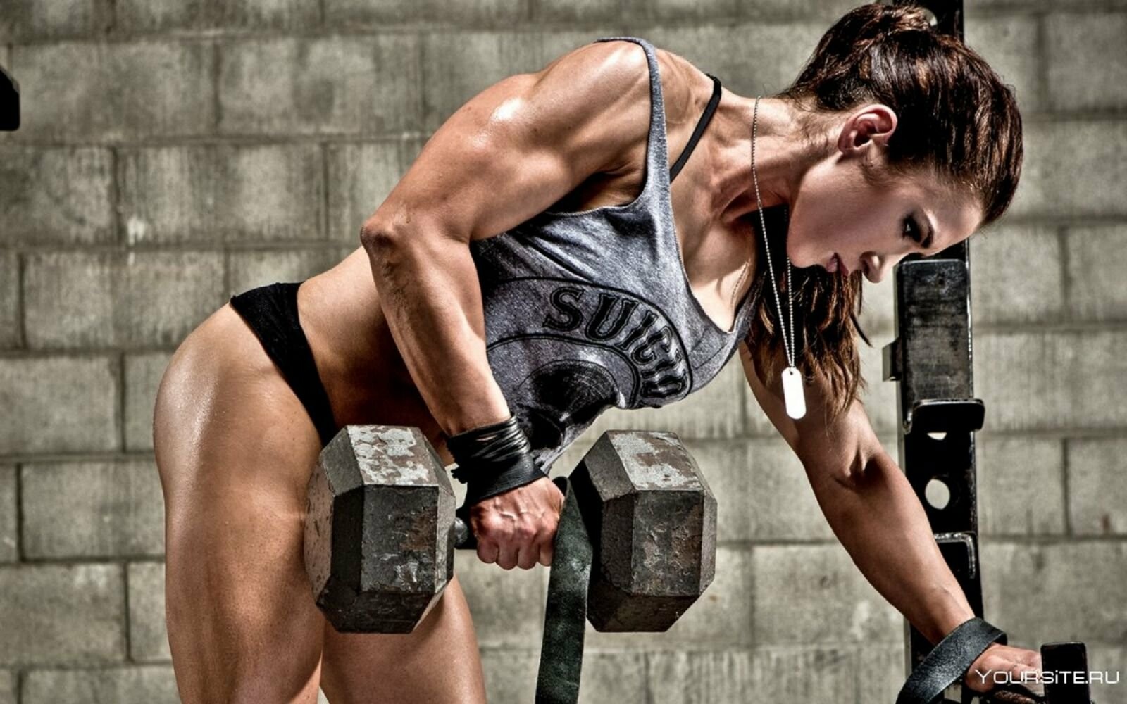 Как оксандролон влияет на мышечный рост и силовые показатели